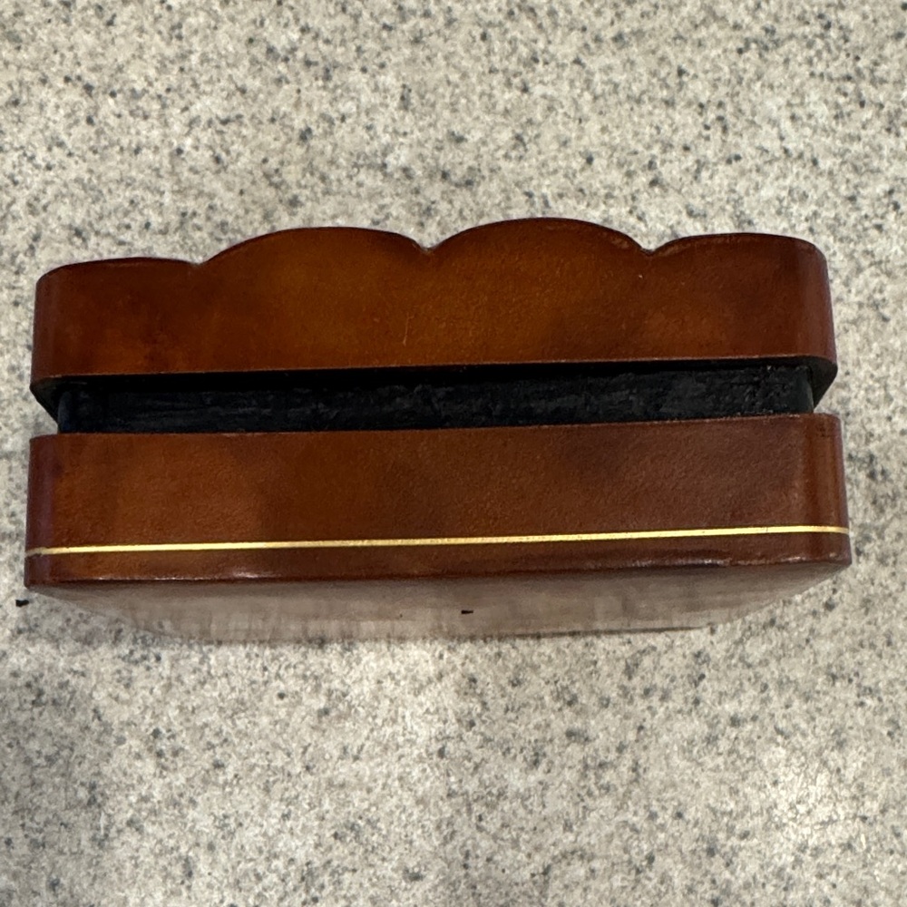 Brown Leather trincket Box with Gold Accents - Picture 3 of 9